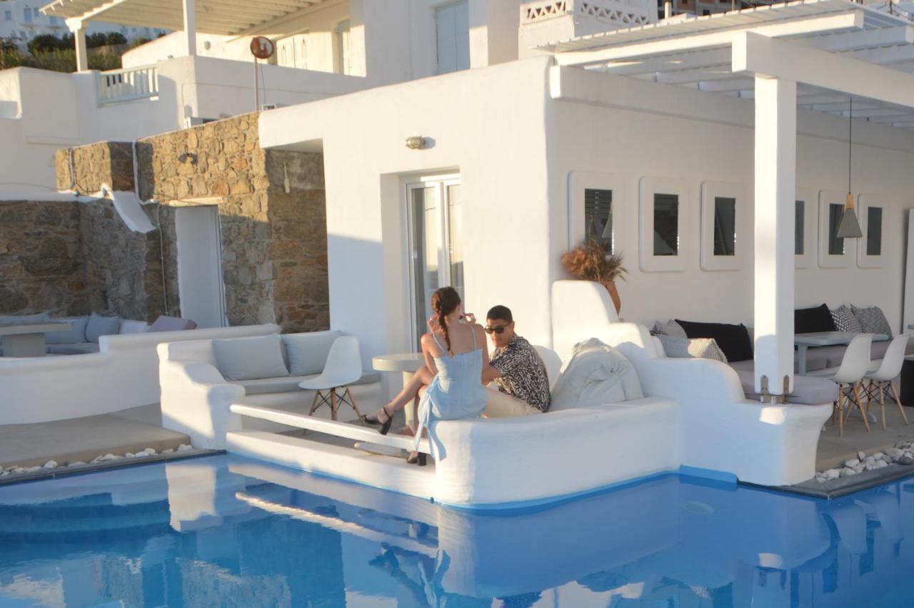 Flaskos Suites And More