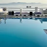 Flaskos Luxury Suites