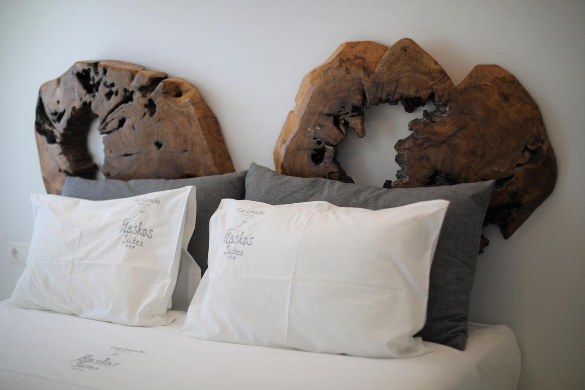 Flaskos Luxury Suites 4*